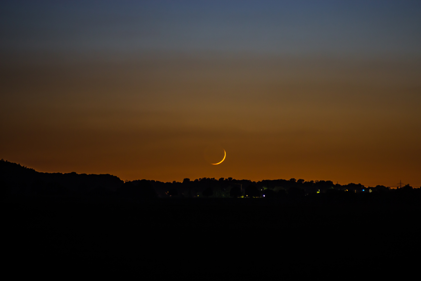 Neumond kurz nach dem Sonnenuntergang