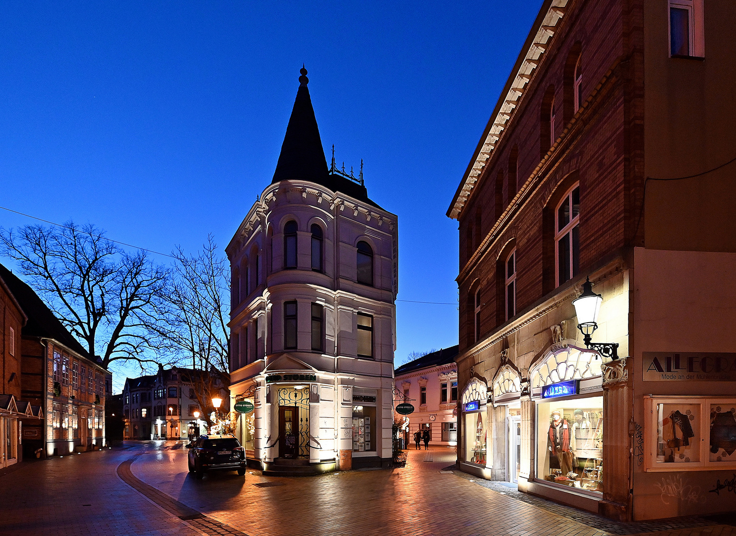 Neumünster am Dezemberabend vor Weihnachten