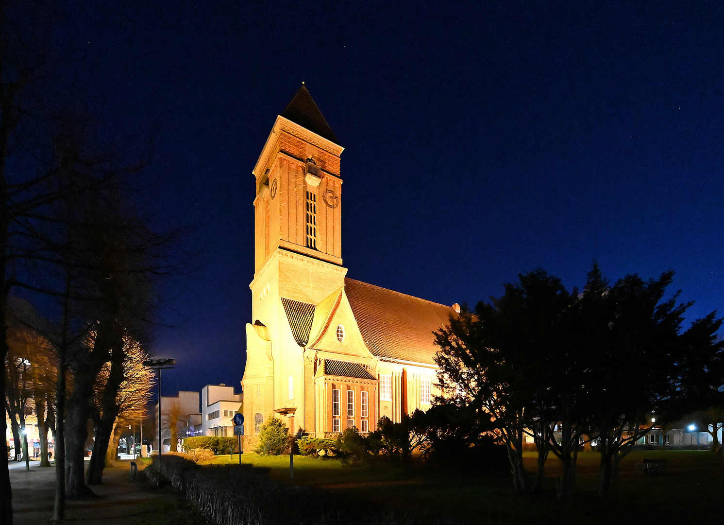 Neumünster am Dezemberabend vor Weihnachten