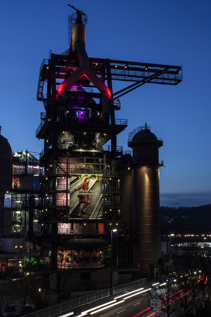 Neunkircher Hochofen bei Nacht