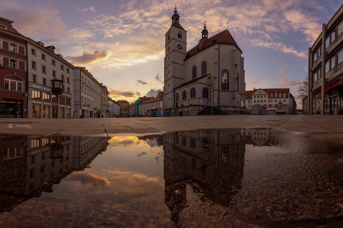 Neupfarrplatz Regensburg im Sonnenuntergang