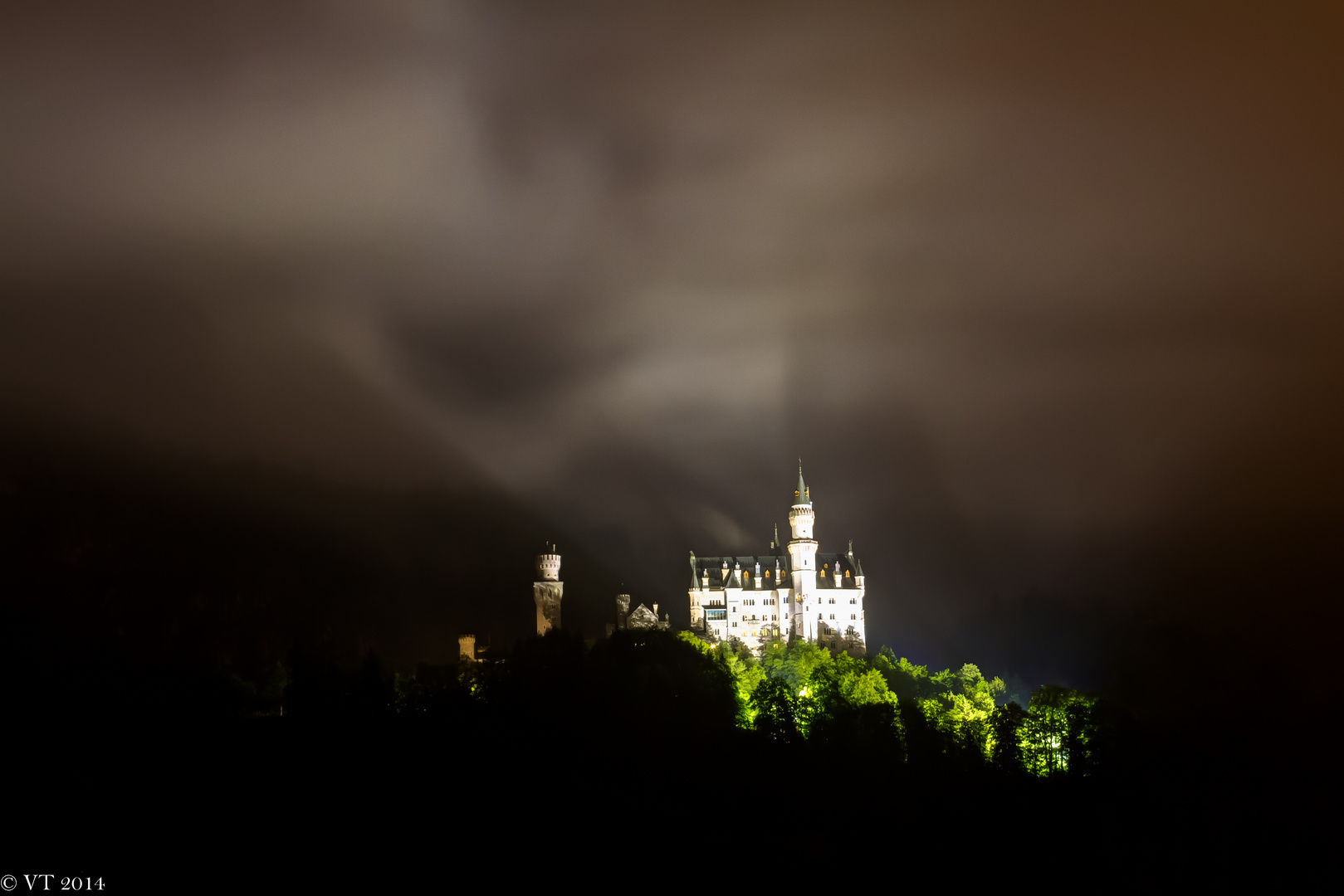 Neuschawanstein at night