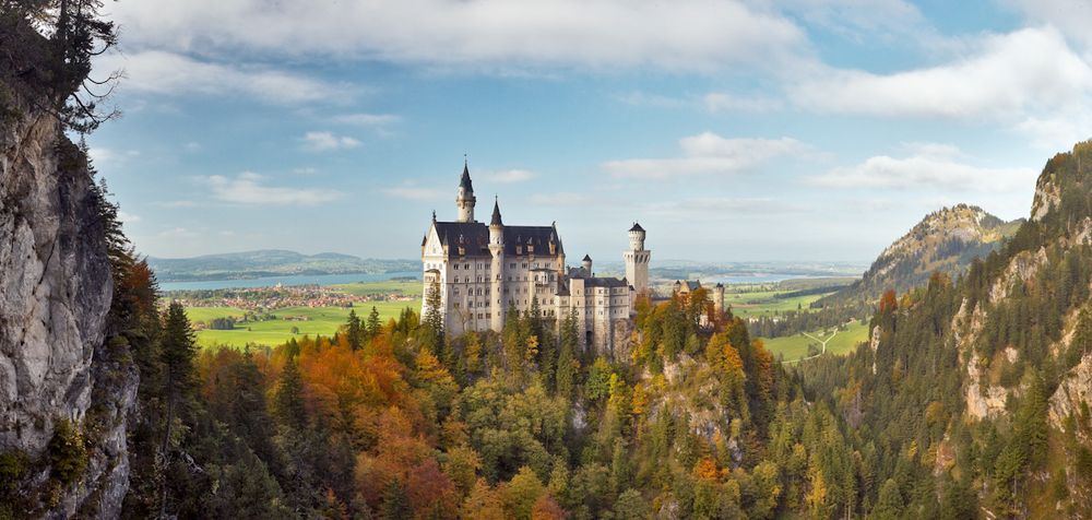 Neuschwanstein im Herbst von Falk E 