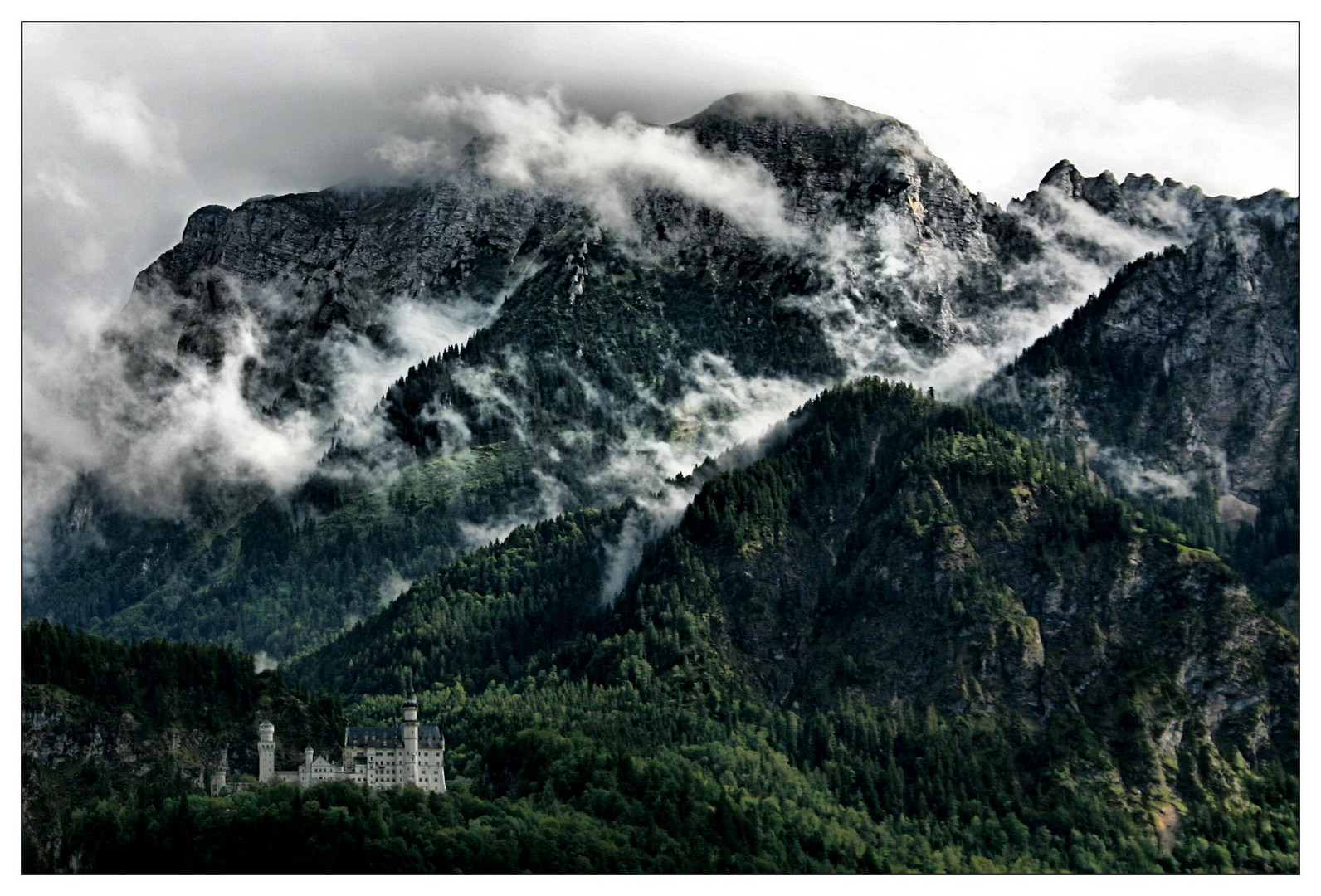 Neuschwanstein mit Nebel