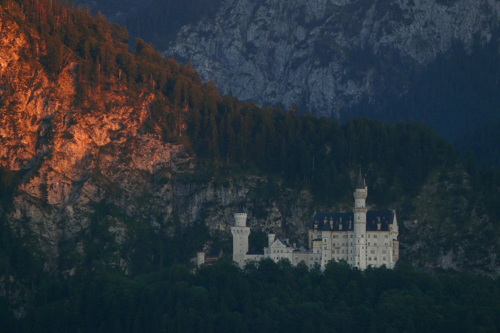 Neuschwanstein zur Dämmerstunde