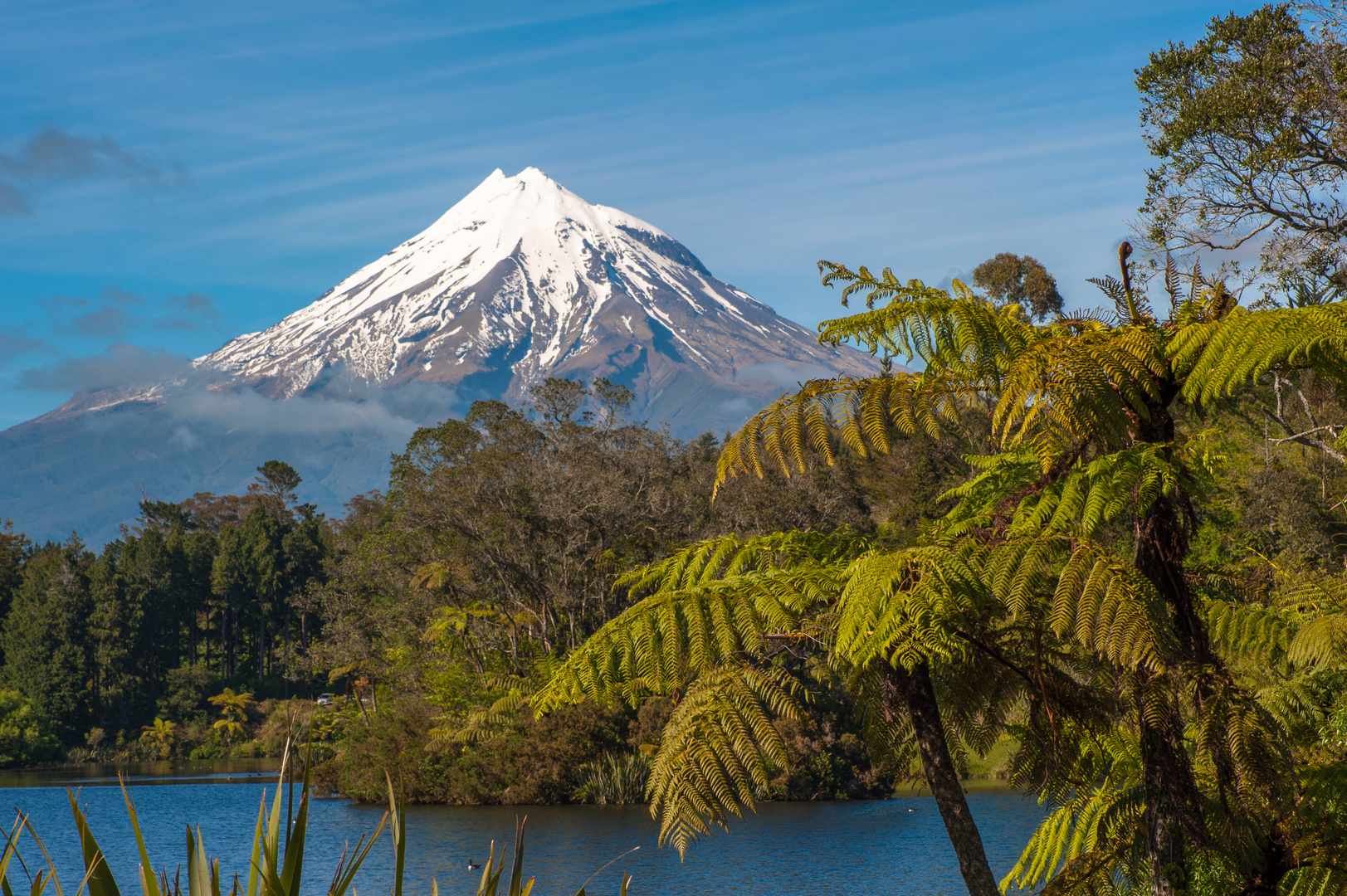 Neuseeland: Mount Taranaki im Frühsommer