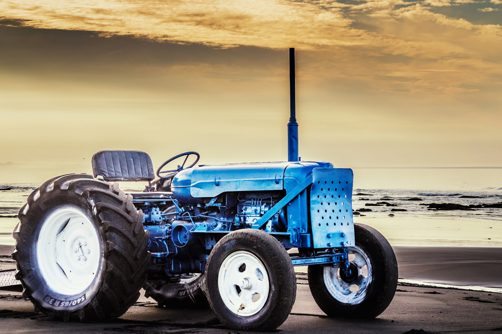 Neuseeland - Traktor am Waiinu Beach