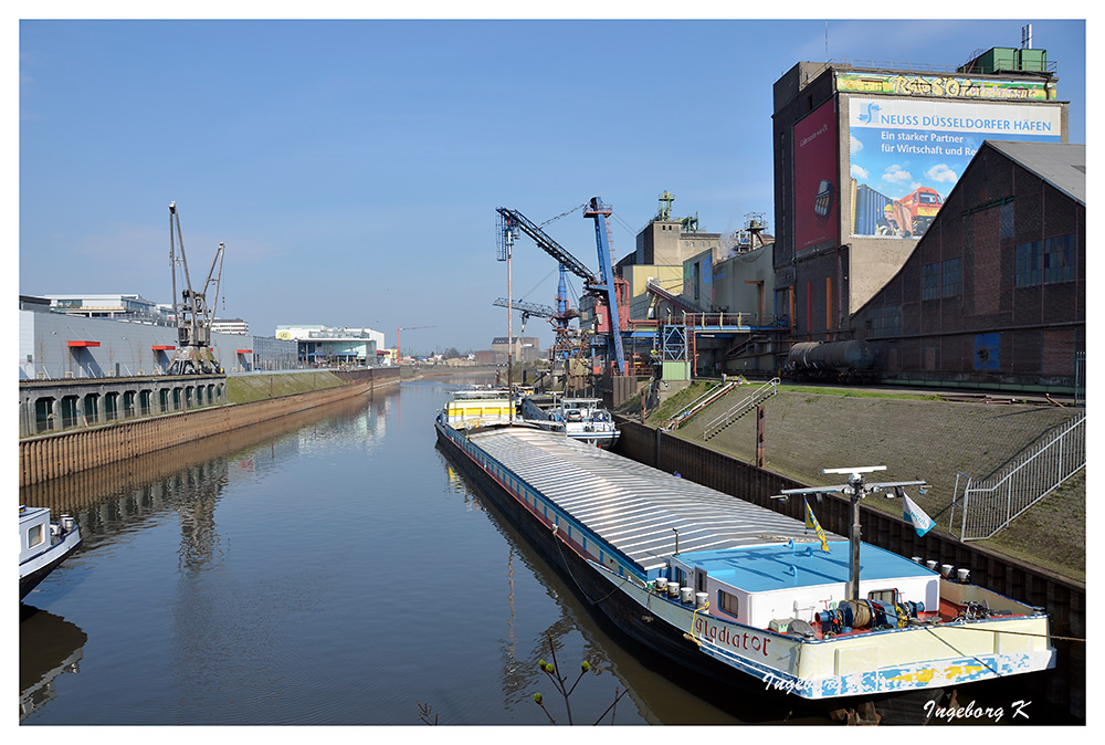 Neuss - Hafen am Pegel