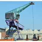 Neuss - Hafen - Verladekran für Sand und Kies