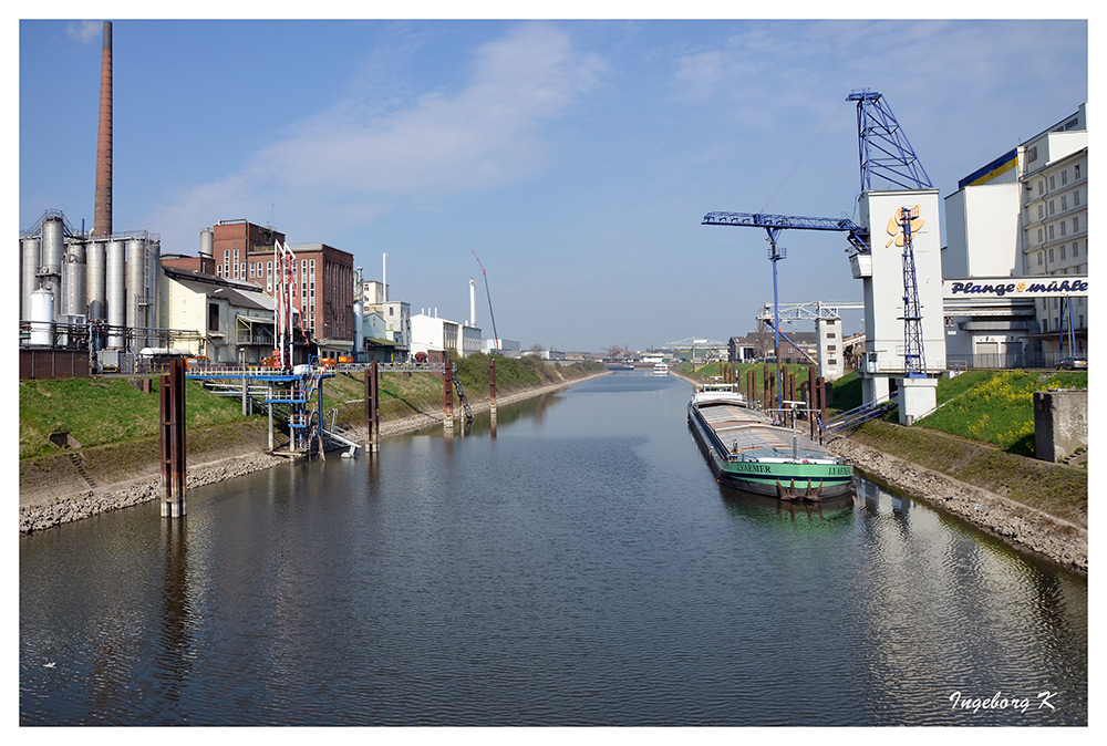 Neuss - Hafenbecken 1 - rechts Plangemühle