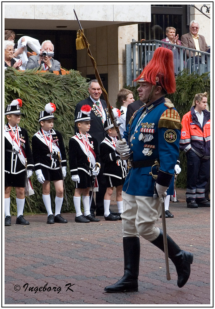 Neuss - Schütenfest - Königsparade - auch in historischen Uniformen