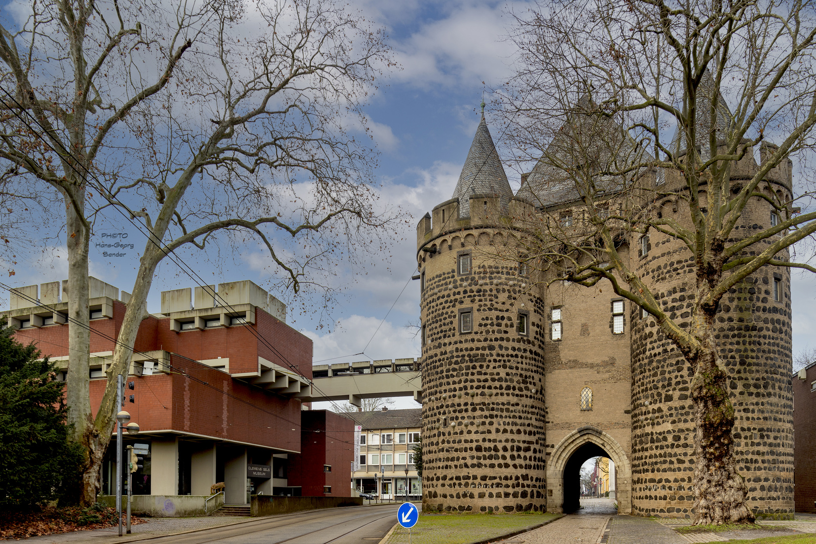 Neusser Obertor und Clemens-Sels-Museum