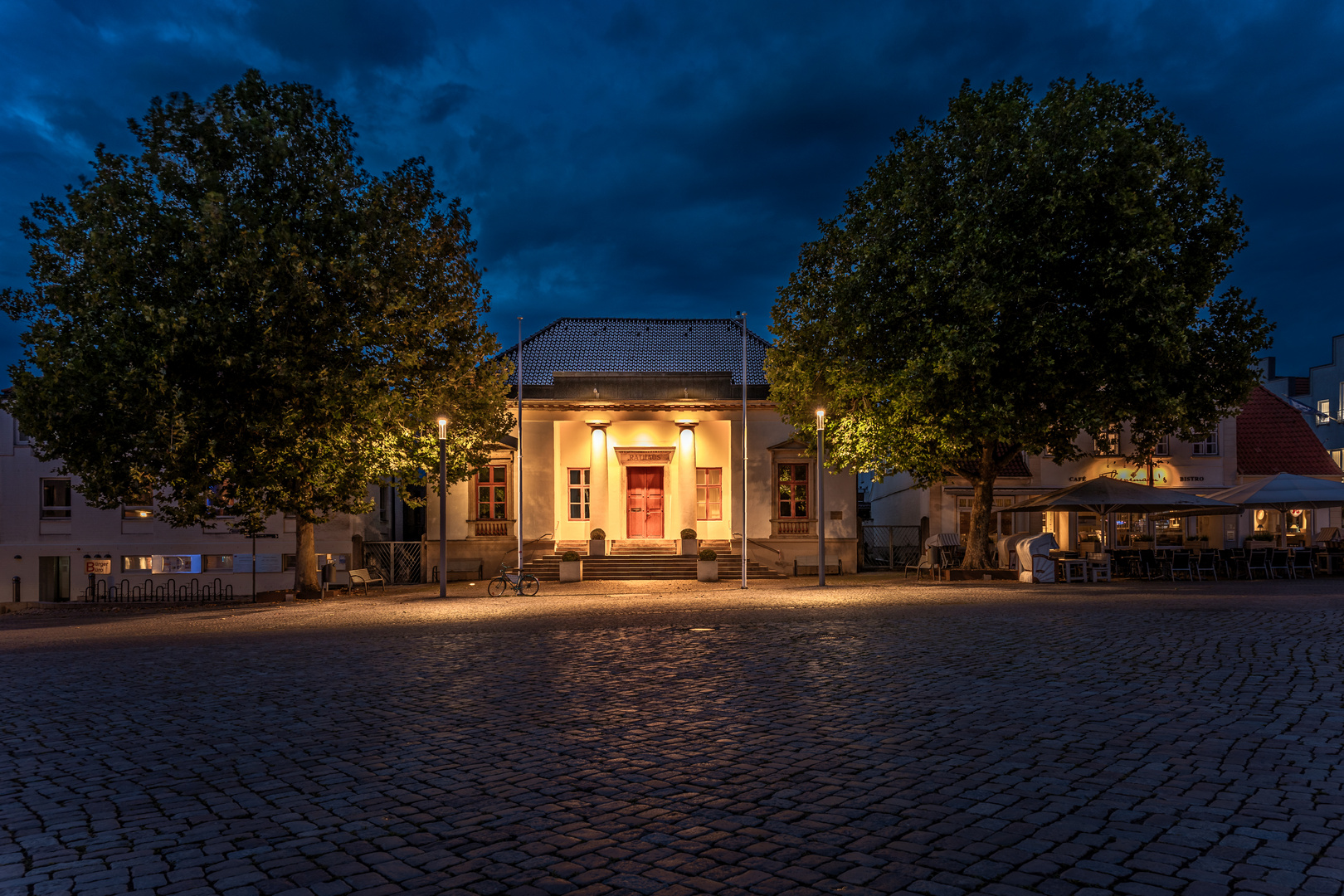 Neustadt i. H._ Marktplatz mit Rathaus