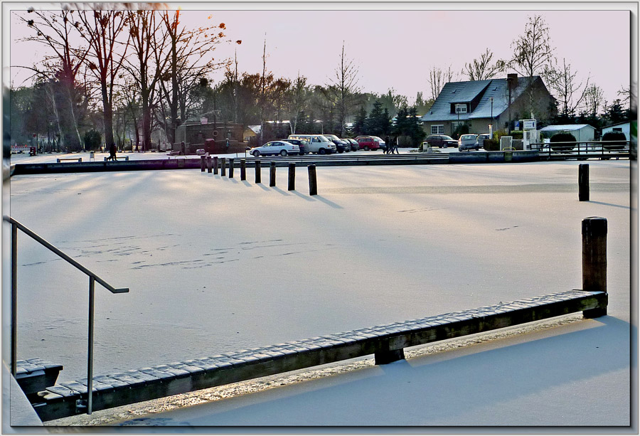 Neustrelitz-Zugefrorener Hafen