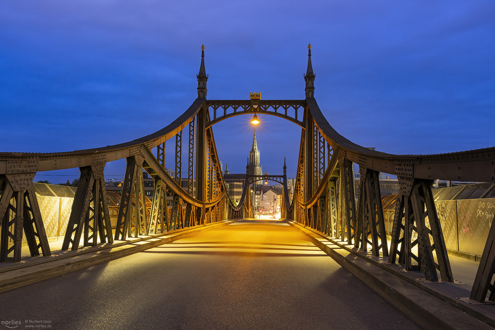 Neutorbrücke Lichter