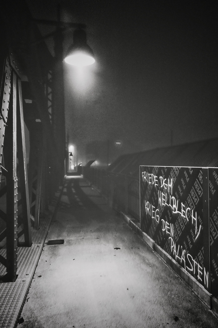 Neutorbrücke Ulm bei Nacht und Nebel