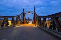 Neutorbrücke Ulm zur Blauen Stunde