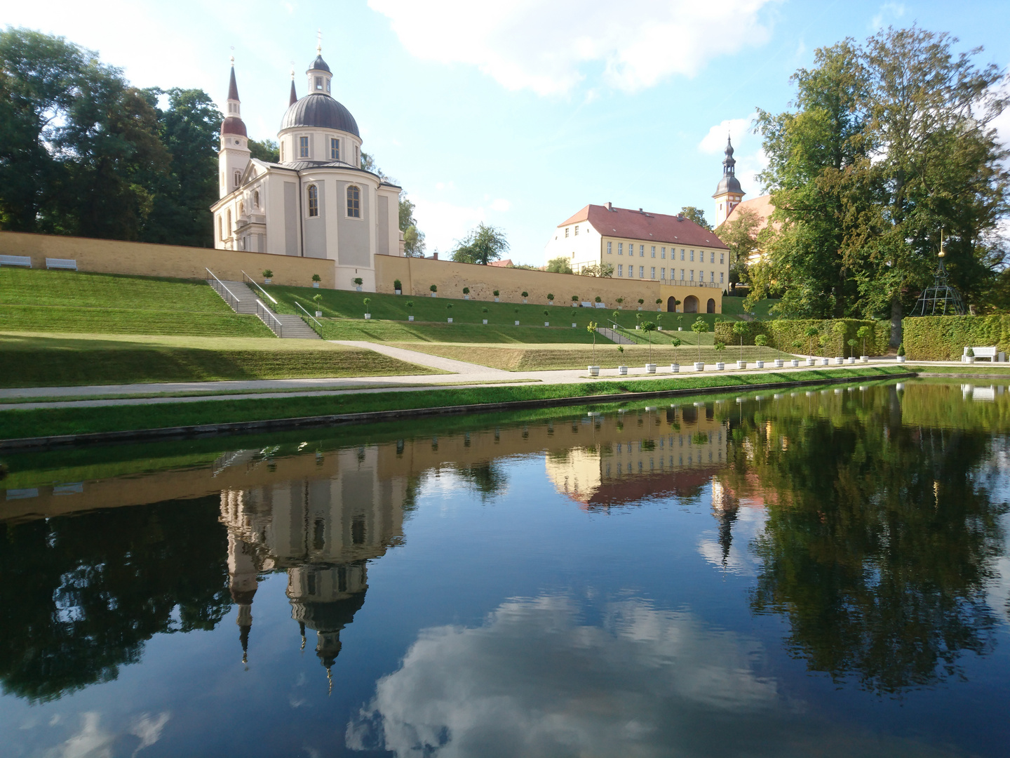 Neuzeller Spiegelteich im Klostergarten 