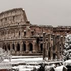 Neve al Colosseo