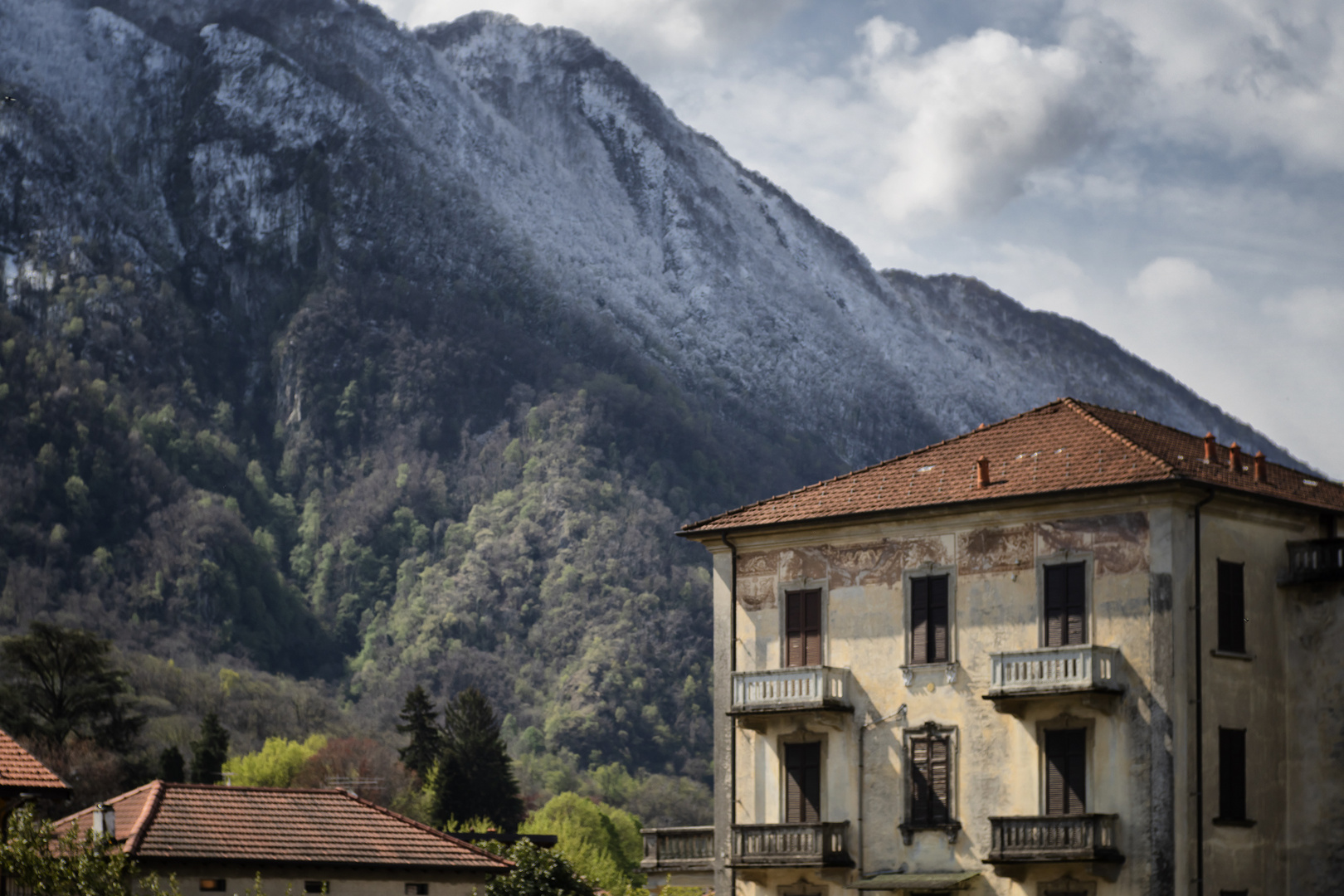 Neve sul Cuvignone, strana primavera