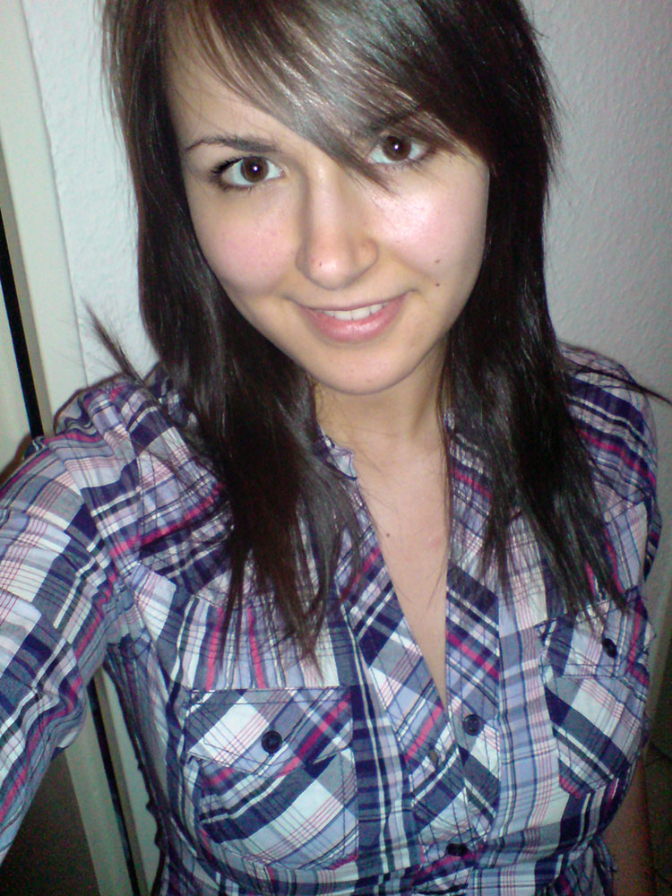 new hair, new shirt, no makeup :)