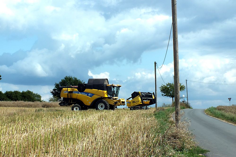 NEW HOLLAND CX840