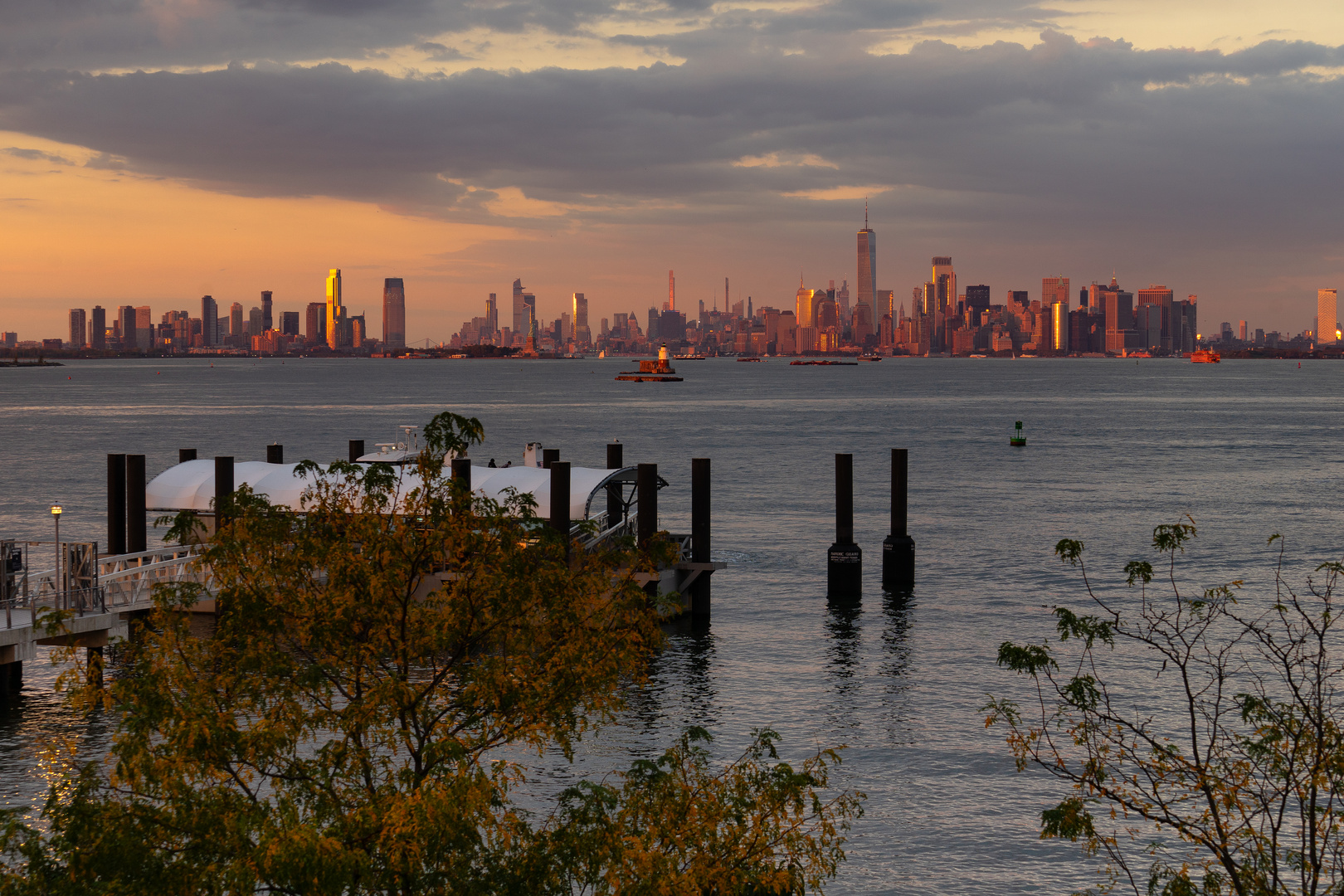 New Jersey und Manhattan im letzten Licht 