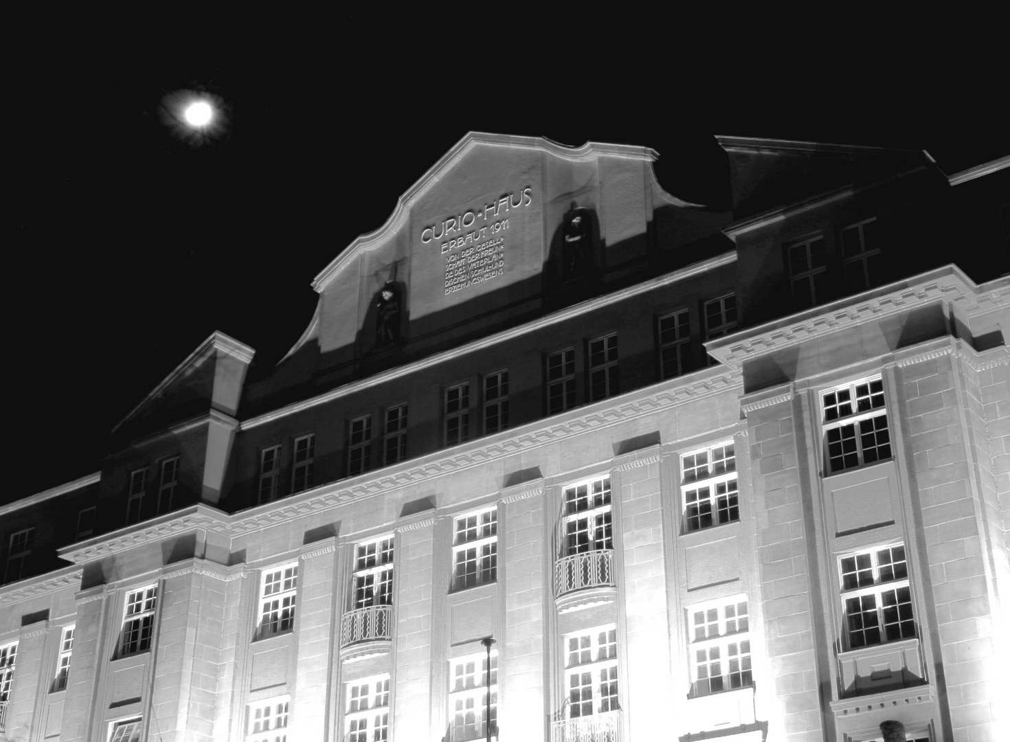 new moon in hamburg