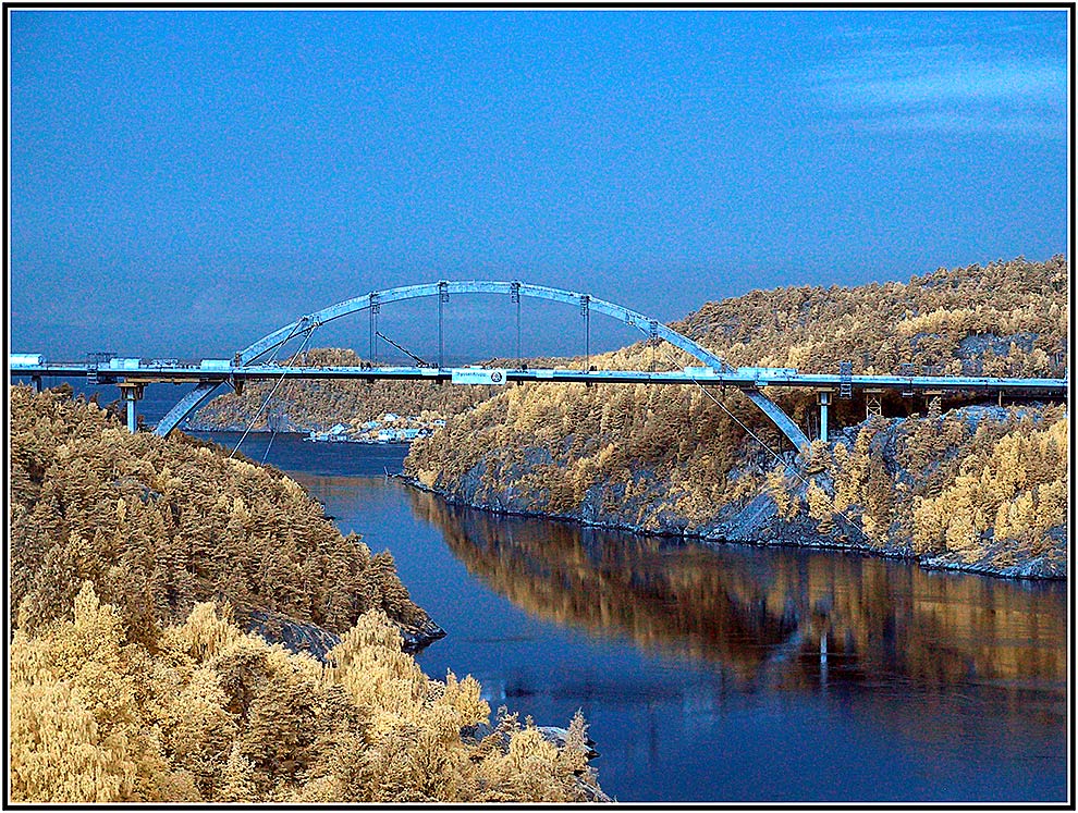 New Svinesund Bridge ~ 4 Weeks later