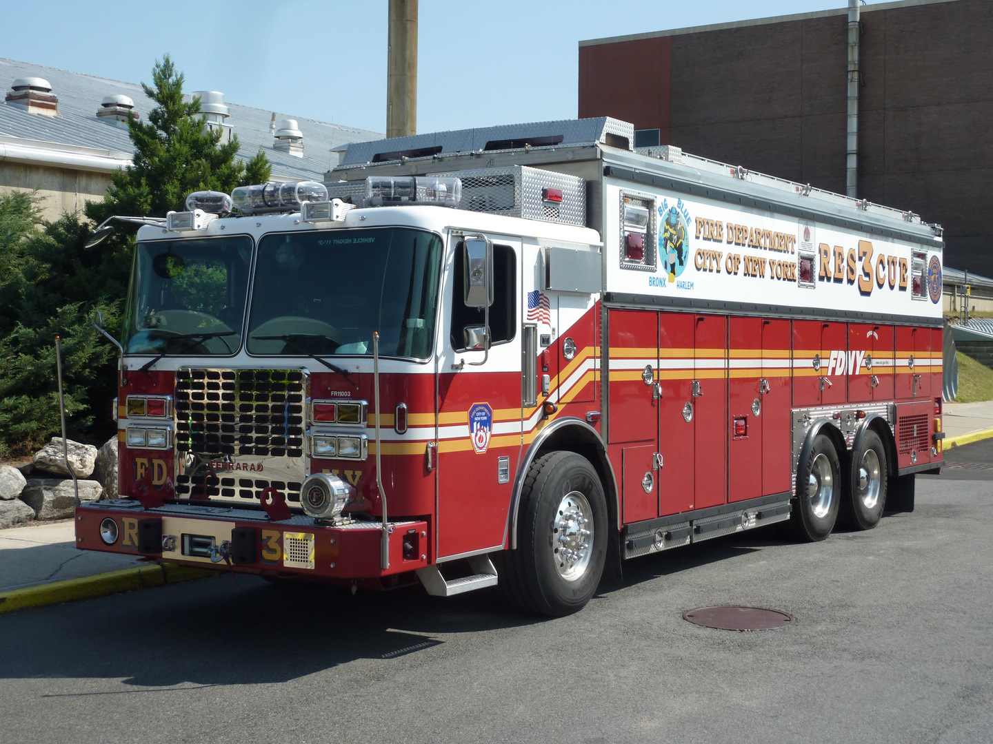 New Truck : Rescue3 ,BIG Blue,Bronxe/Harlem, Fire Departmend New York City