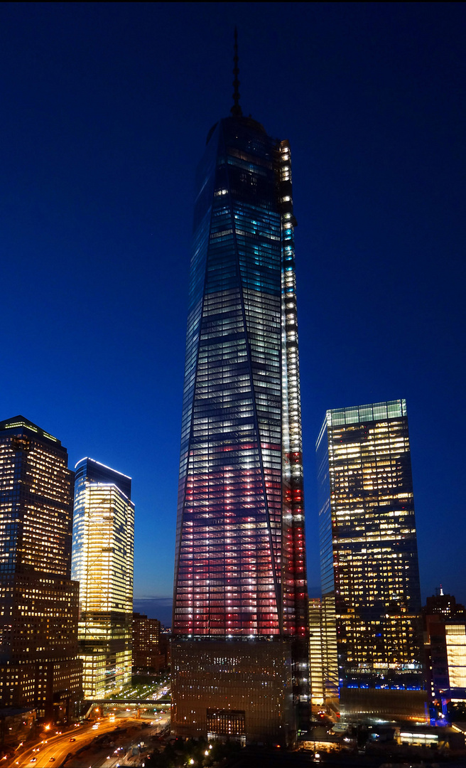 New WTC in Nationalfarben