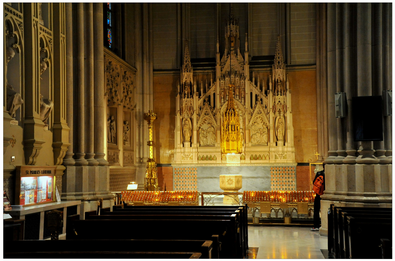 New York 2011, the St. Patrick´s Cathedral, interior, dedicada a Ryszard Basta