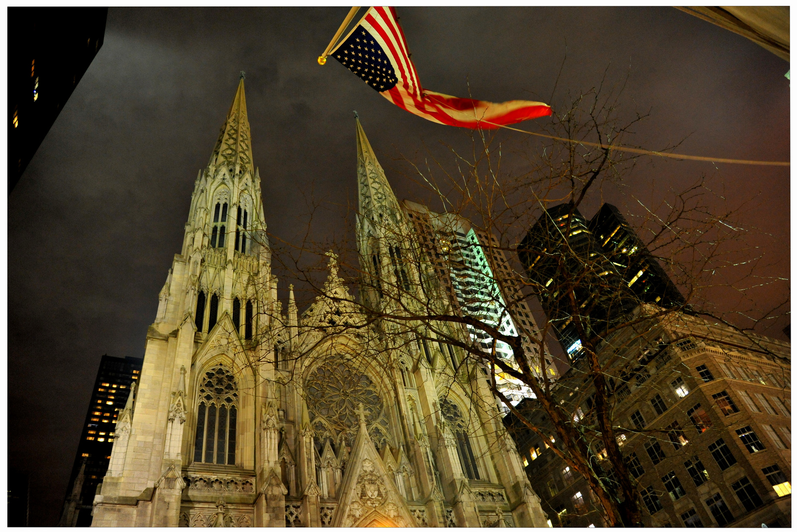 New York 2011, the St. Patrick´s Cathedral por la noche (nachts) dedicada a Mellis Art