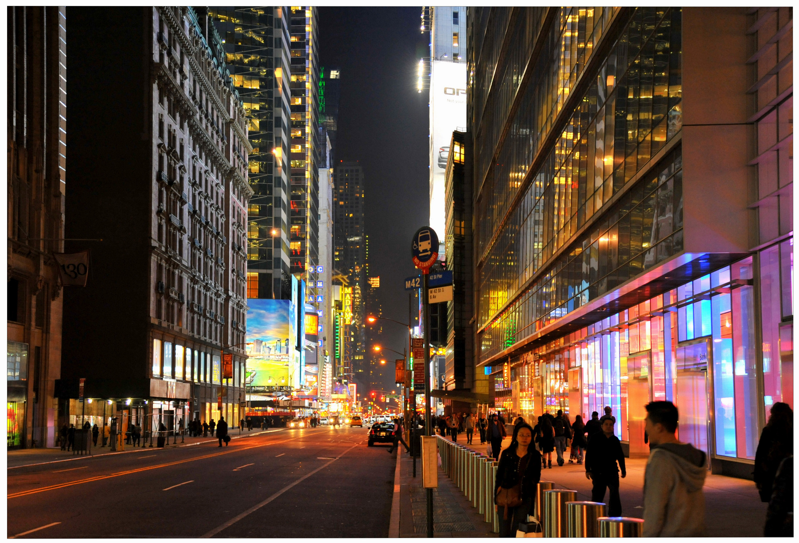 New York 2011,  West 42nd street, por la noche