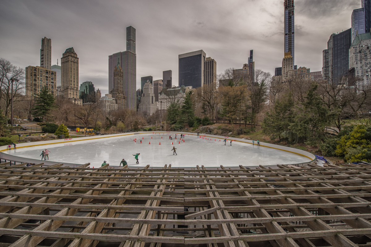 New York City - Manhattan - Skyline und Eisstadion