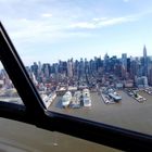 New York- im Heli über dem East River