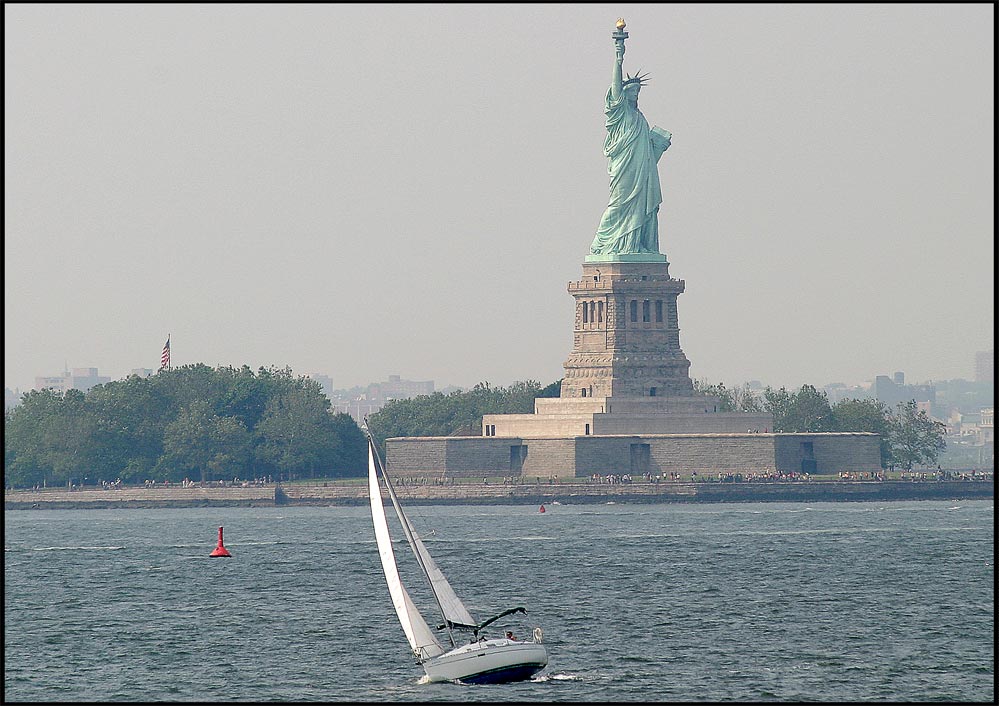 New York Moments #19 - Sailing makes you feel free