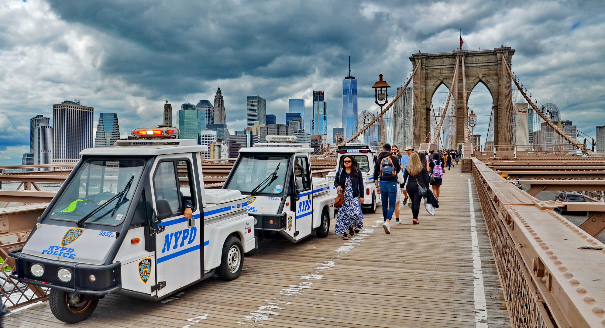 New York: NYPD auf der Brooklyn Bridge