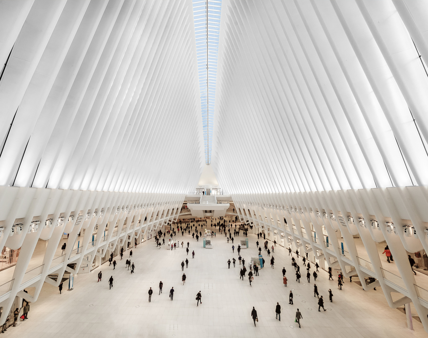 New York. The Oculus by Calatrava. Grand Hall.