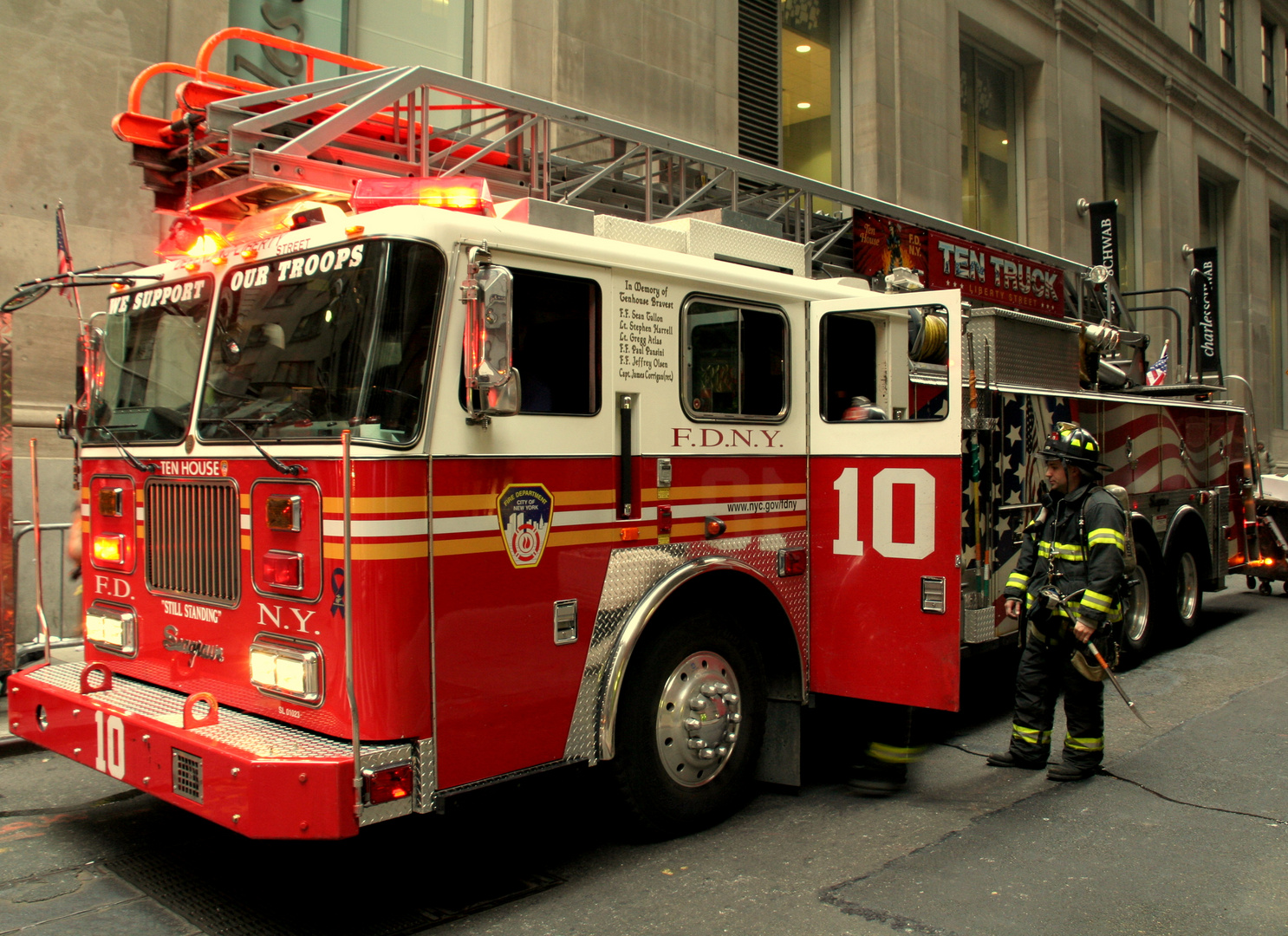 New York ( USA ) -FDNY im Einsatz in der Wallstreet-