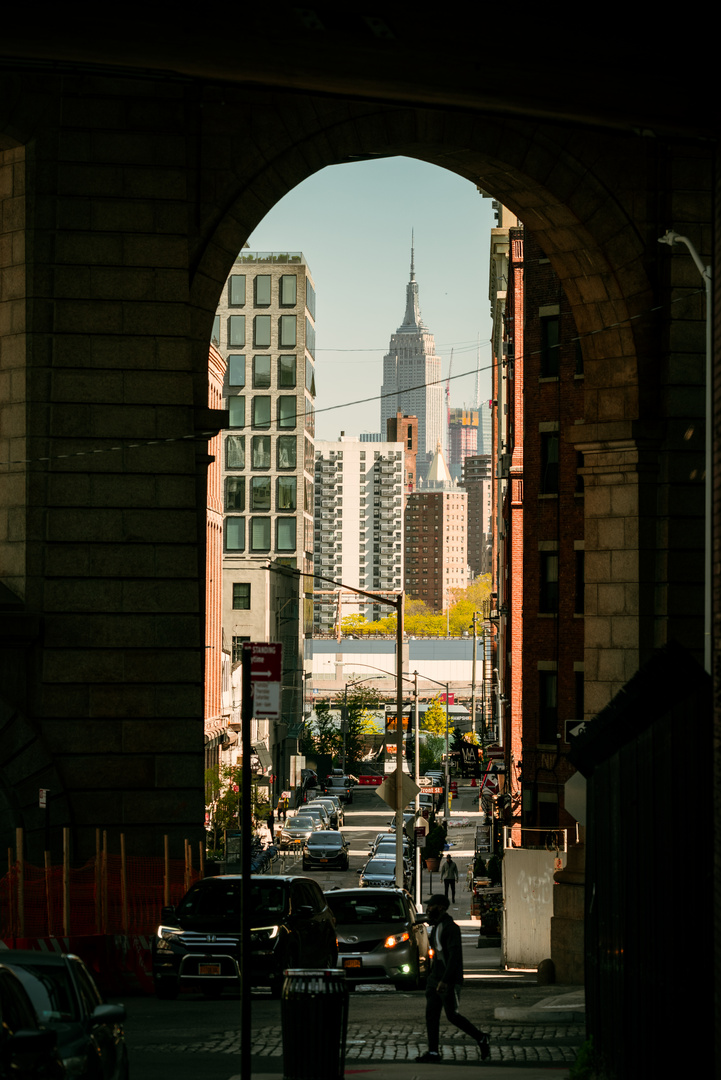 New Yorker Ansichten - Blick durch die Pfeiler der Manhattan Bridge