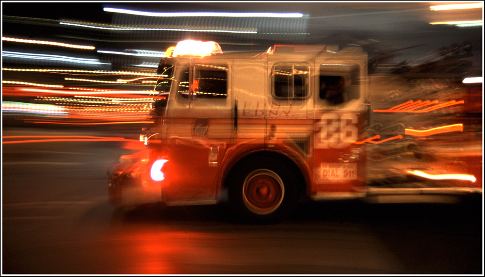 New Yorker Feuerwehr im Einsatz Tel. "911! !