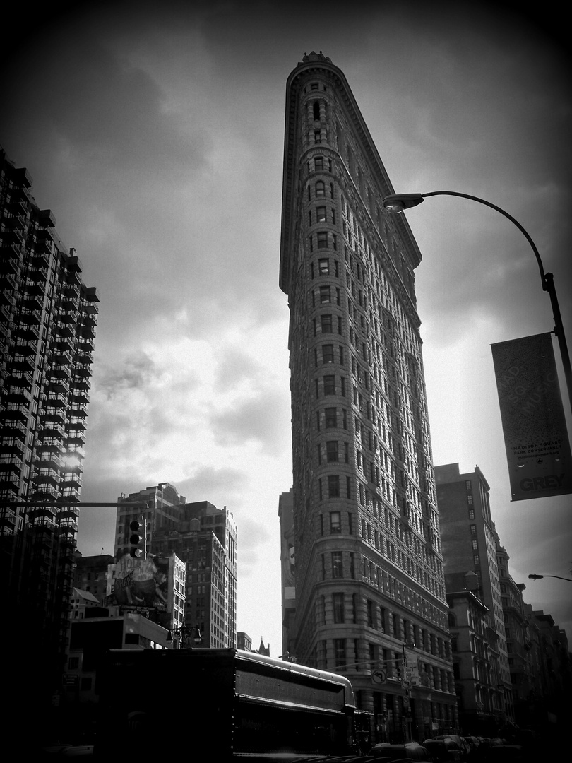 NEW YORK...FLATIRON BUILDING