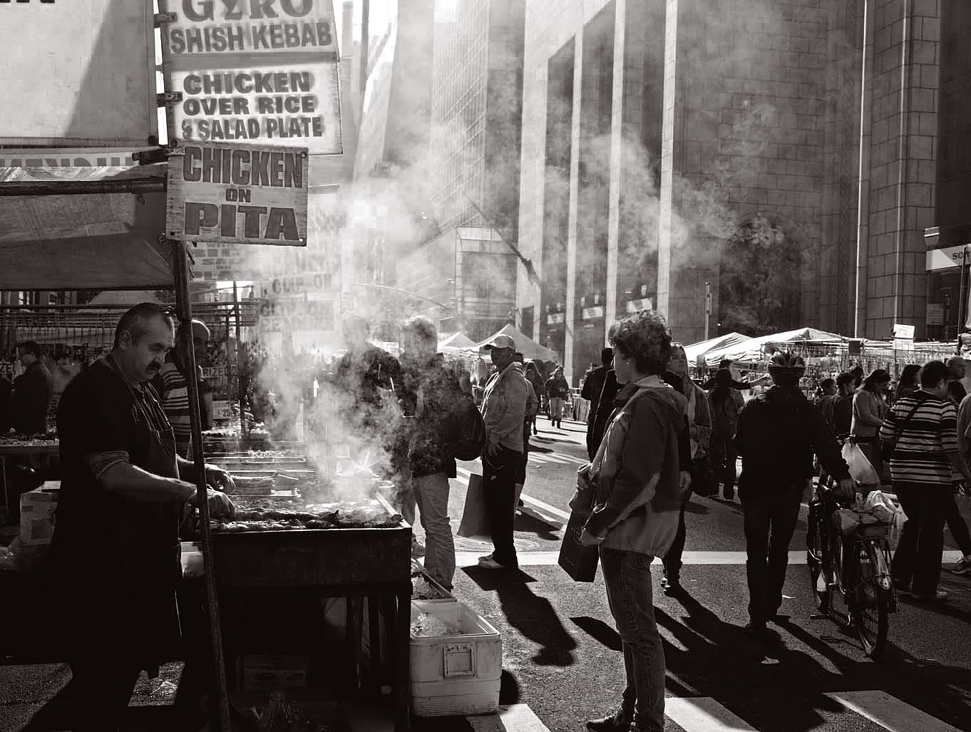 New York_street on sunday