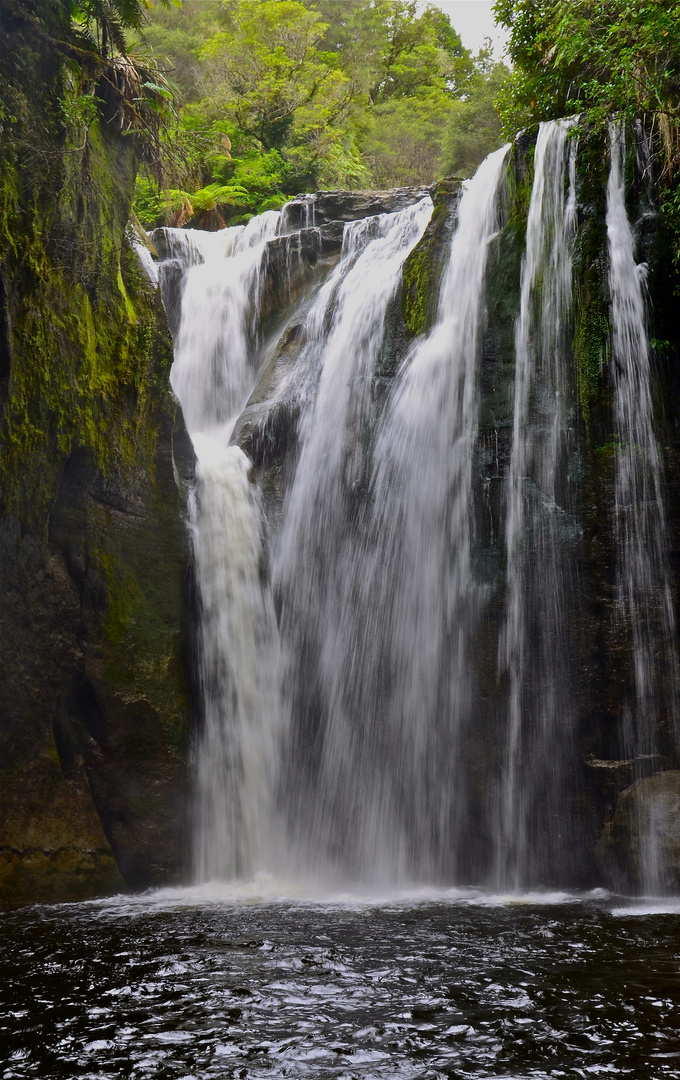 New Zealand -Waterfall