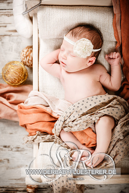 Newborn Emma, 9 Tage | (Babyfotograf Zollernalbkreis)