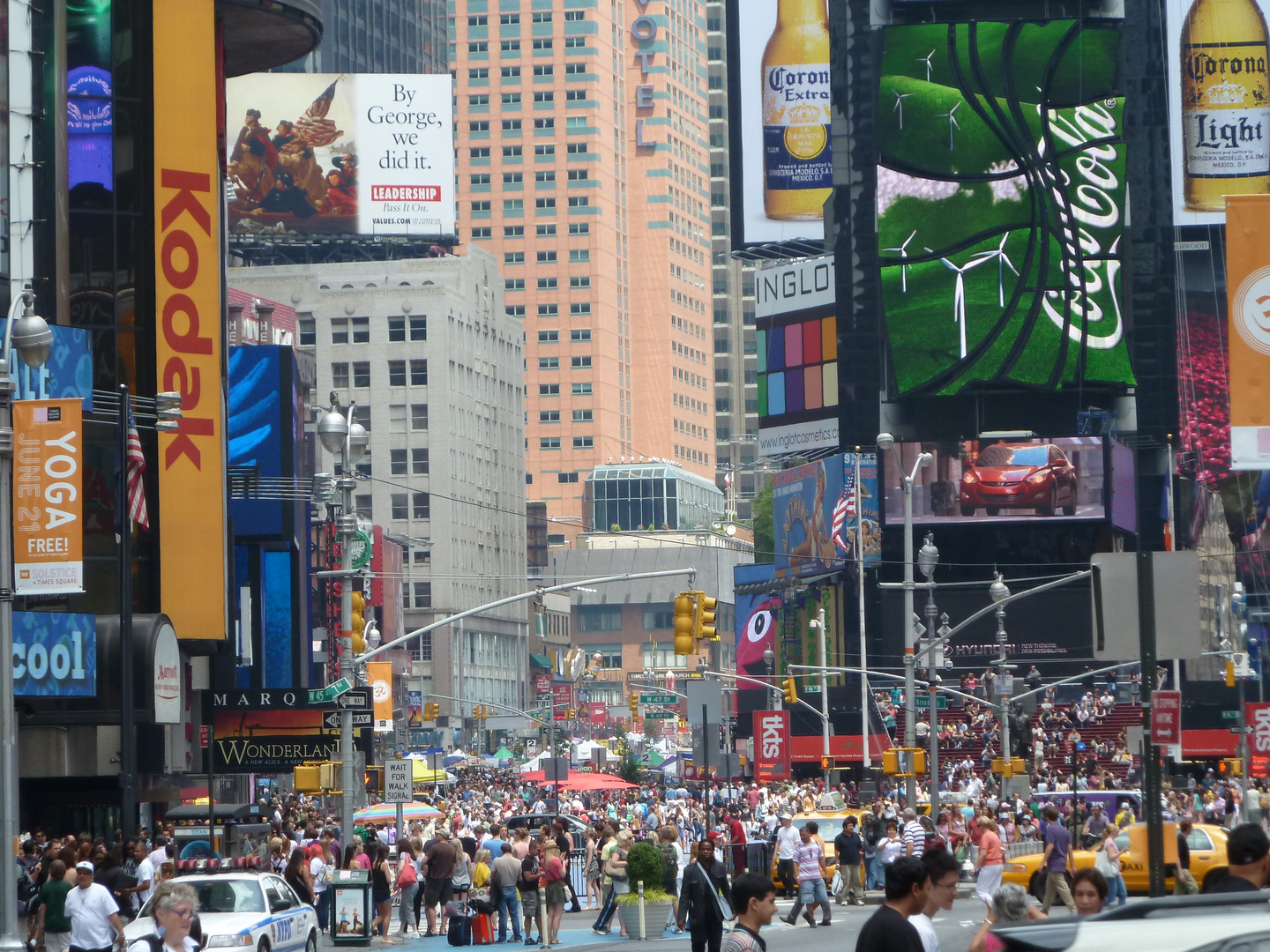 NewYork at lunchtime in Times Square