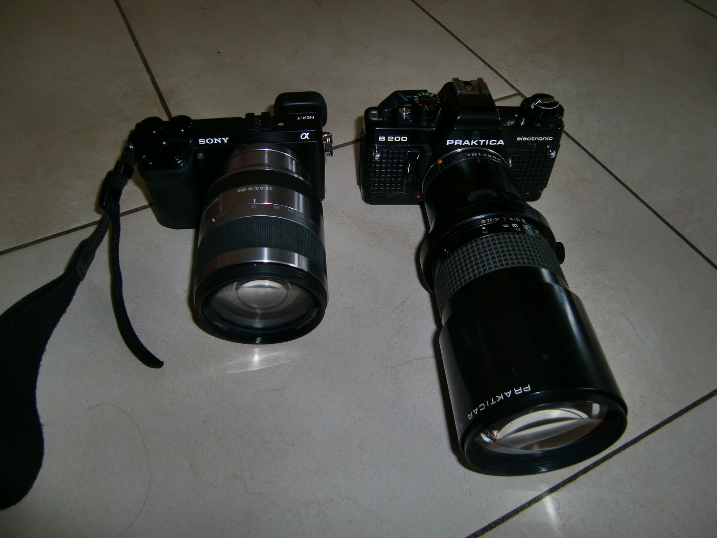 Nex 7 mit 18200 und Praktika B200 300mm