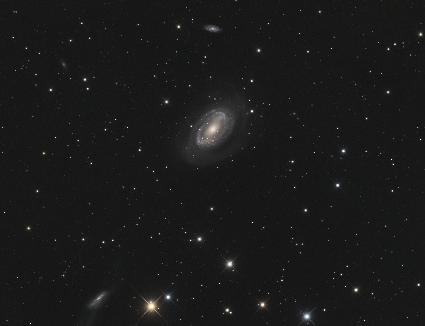 NGC 4725