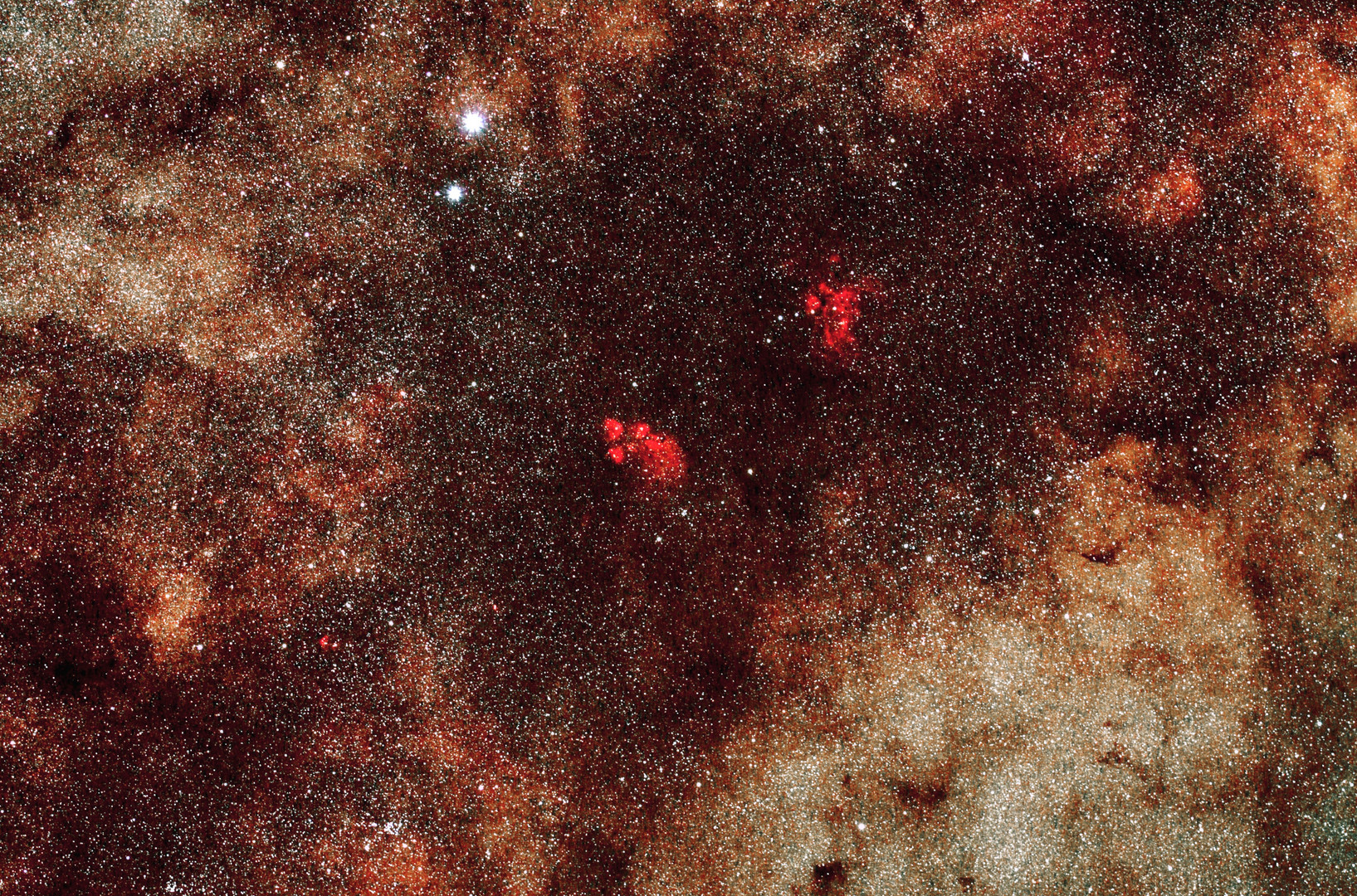 NGC 6334 Katzenpfoten-Nebel und NGC 6357 Lobster Nebula